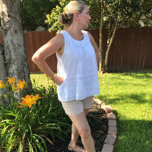 Embroidered Eyelet White Sleeveless Tunic M & L - Picture 4 of 6